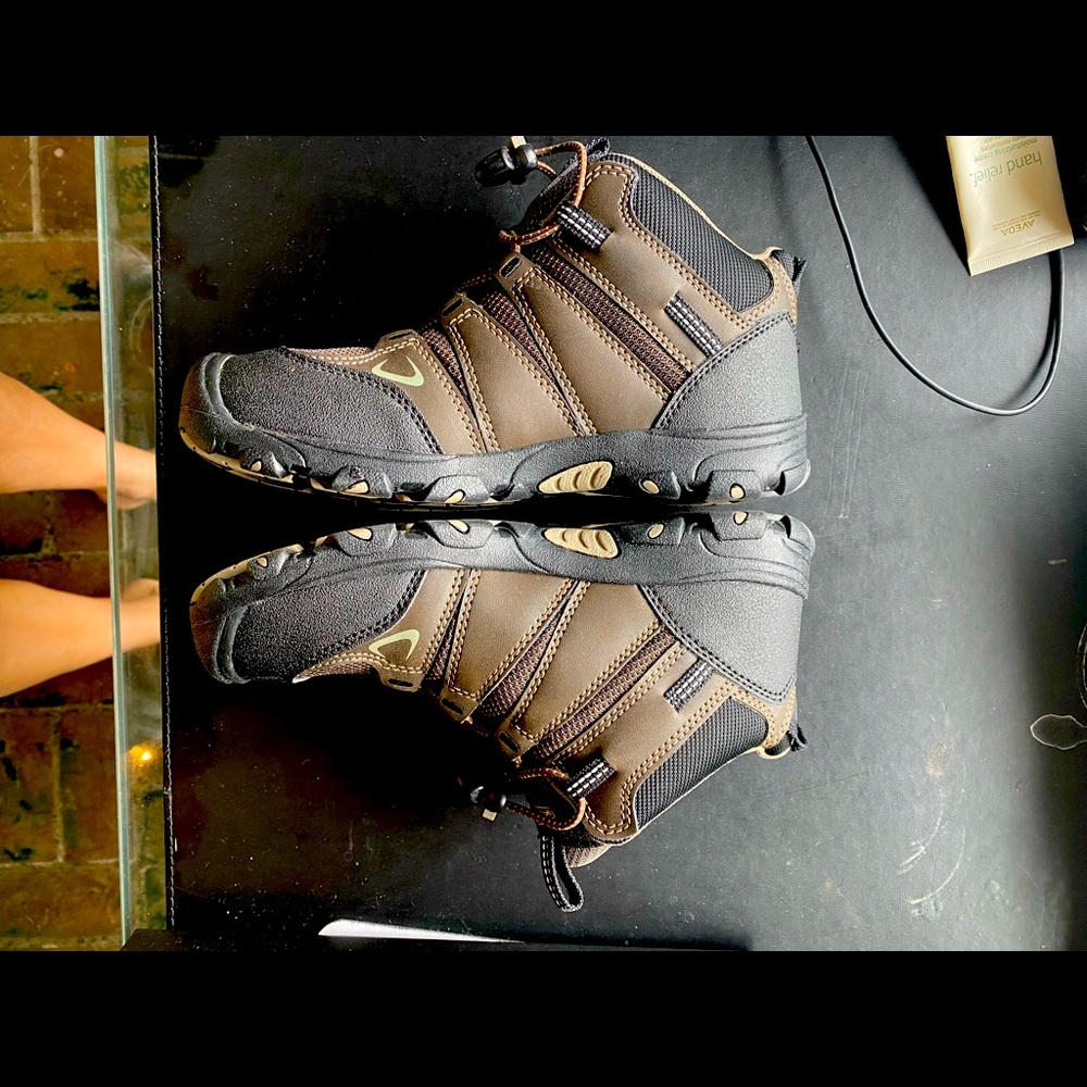 Kids Keen hiking boots US size 3